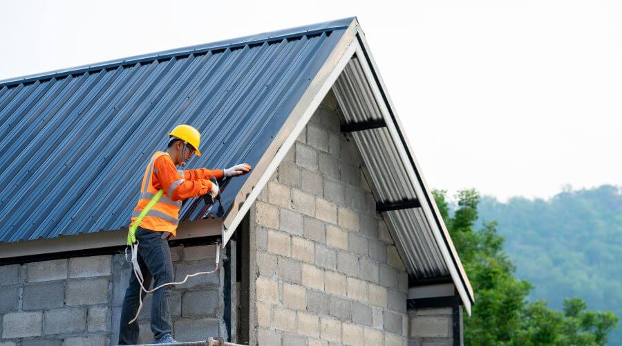 Professional gutter cleaning in Tracy, MN